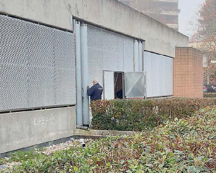 Stop ai bivacchi abusivi nel Cva: sgomberato e schermato con delle grate di ferro per evitare altri accessi irregolari