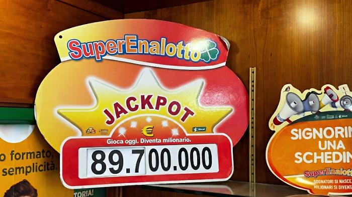 Lotto, Superenalotto e 10eLotto, i numeri vincenti dell'estrazione di oggi gioved&igrave; 11 dicembre. Jackpot da sogno