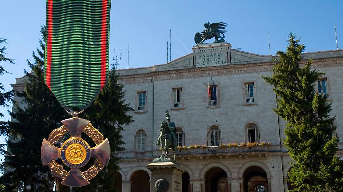 Onorificenze al merito della Repubblica, a Perugia nuovi cavalieri, commendatori e ufficiali. I nomi dei 12 insigniti