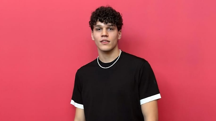 Nicol&ograve; Filippucci sogna Sanremo: "A poche ore dalla finale l'ansia si fa sentire. In 'Laguna' mi rispecchio. Casa? &Egrave; ci&ograve; che mi manca di pi&ugrave;"