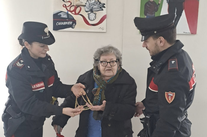 Truffa ai danni di una coppia di anziani: arrestati due giovani