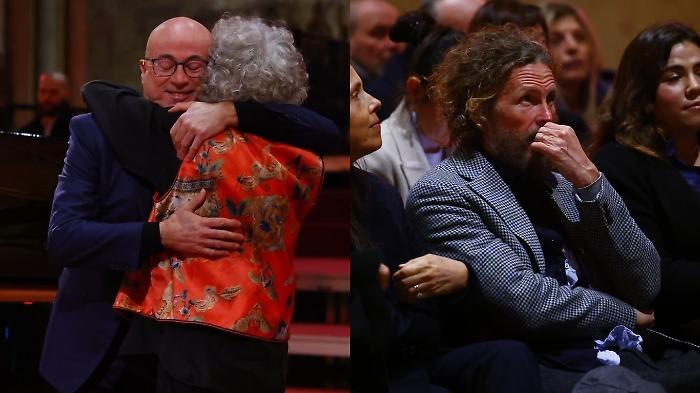 "Francesco" di Cazzullo e Branduardi conquista tutti tra gli affreschi di Giotto. Anche Jovanotti tra il pubblico 