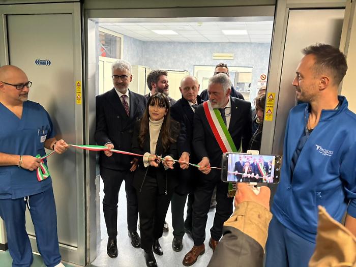 Terni, inaugurata la nuova TAC intraoperatoria mobile a 16 strati