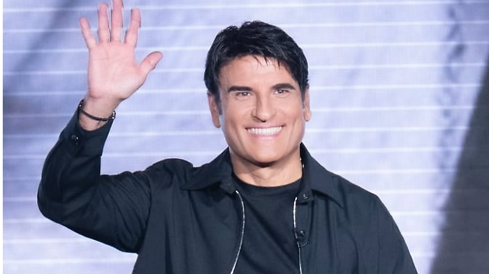 Sal Da Vinci, la storia di "Rossetto e Caff&egrave;": "L'ho scritta in una confusione totale, con i miei nipoti a casa. L'ho finita in ascensore"