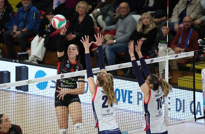 Scandicci troppo forte, la Bartoccini MC Restauri si arrende in 3 set