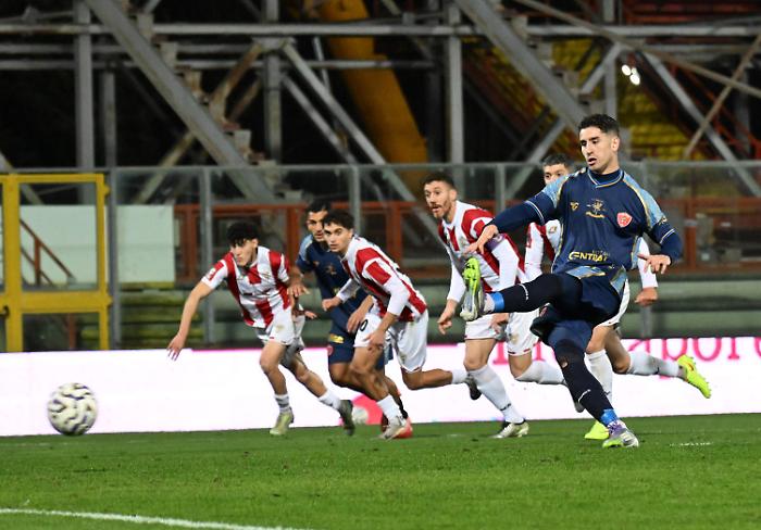 Il Perugia torna grande e rifila un poker al Forl&igrave; (4-0)