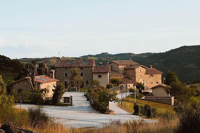 Un safari nel bosco nella Tenuta Borgo Santa Cecilia: in fuoristrada tra cervi e lepri