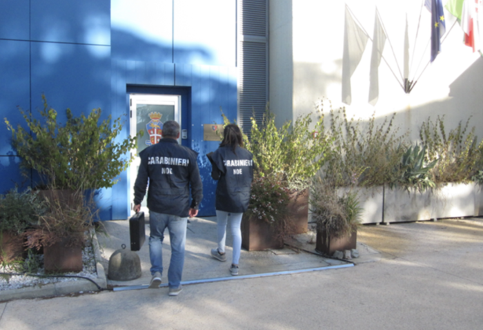 Perugia, rifiuti pericolosi abbandonati in azienda: denunciato il legale rappresentante