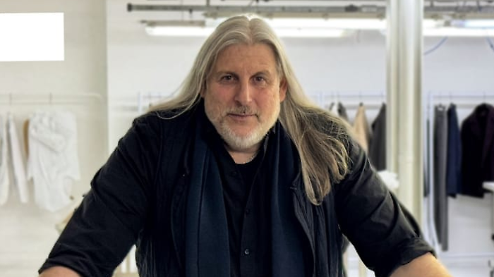 Il camiciaio di Re Carlo III, da Gubbio a Londra: la storia dello stilista Roberto Menichetti