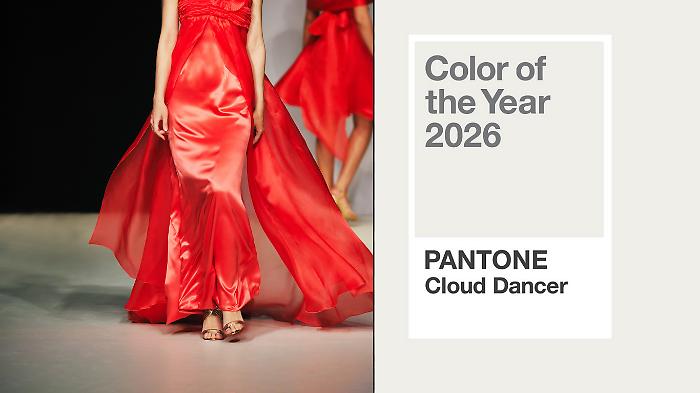 Moda 2026, dal rosso acceso al bianco Pantone Cloud Dancer: ecco tutte le tendenze dalle passerelle