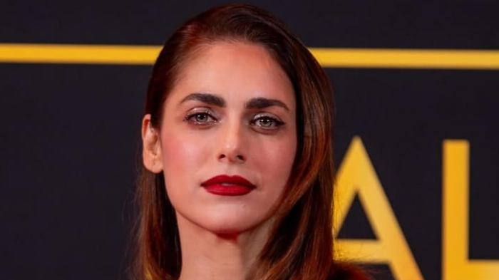 Miriam Leone, la nuova vita da mamma: "Mio marito e mio figlio sono venuti con me sul set. Quando ero incinta le costumiste allargavano i miei vestiti di nascosto"