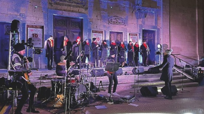 Successo per il Capodanno: oltre 1.000 persone in piazza Duomo. Grandi festeggiamenti in sicurezza