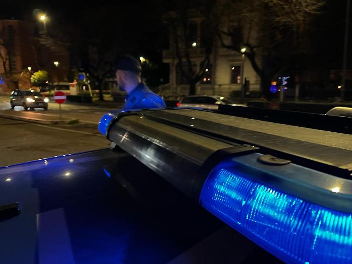 Guida sotto l'effetto di stupefacenti e con 3 grammi di ketamina a bordo: denunciato 25enne