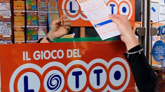 Lotto, le estrazioni di oggi mercoled&igrave; 7 gennaio: le ruote e i numeri vincenti