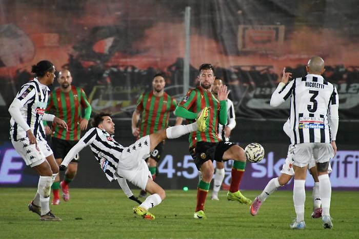 La Ternana perde ad Ascoli per un gol prima annullato e poi convalidato (1-0)