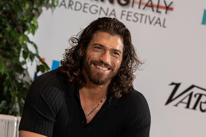 Can Yaman arrestato in Turchia. Confermata l'ospitata a C'&egrave; posta per te? Cosa succede stasera in tv