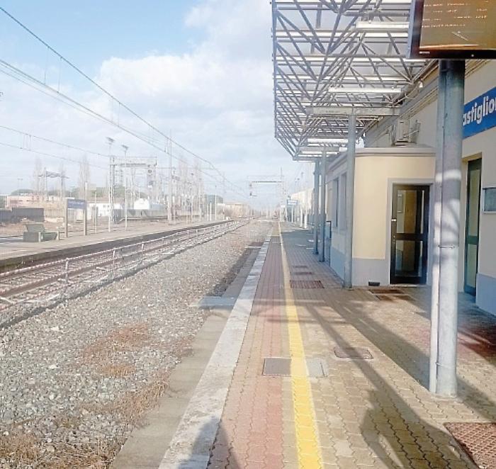 Una stazione da potenziare: mancano servizi igienici e accessibilit&agrave; per le persone con disabilit&agrave;. Parla il sindaco Burico