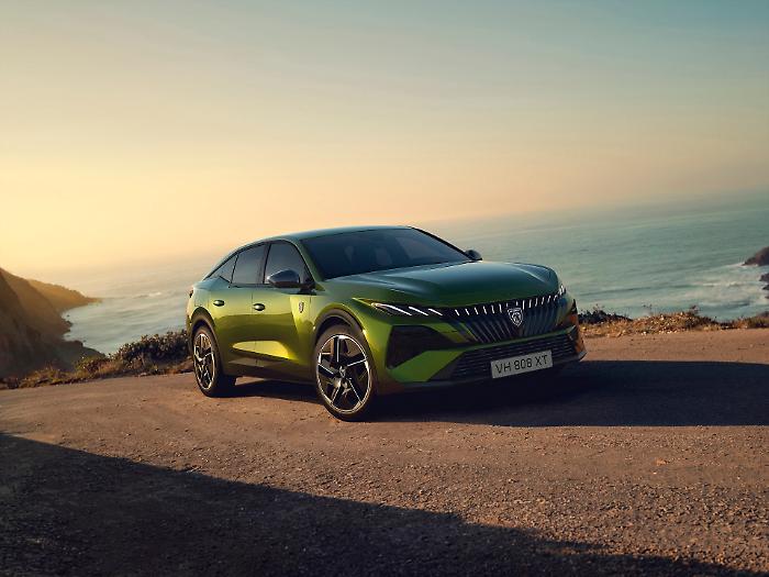 Peugeot rivede al 408