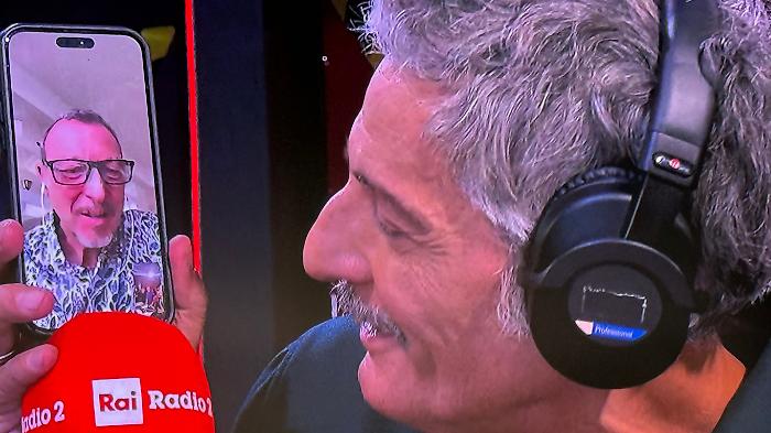 Amadeus arriva da Fiorello a La Pennicanza: "Quando condurrai il Festival&hellip; di San Marino?". Scopri cosa &egrave; successo 