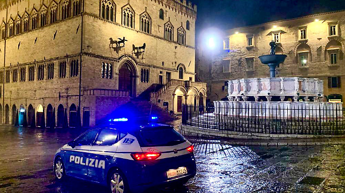 Ubriaco e senza patente, distrugge l'auto in un incidente: denunciato 31enne 