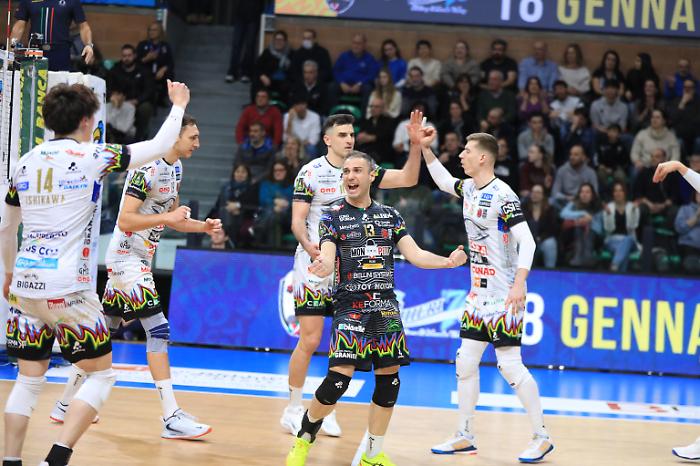 La Sir non fa sconti, anche Cuneo al tappeto: 3-0 e vetta confermata