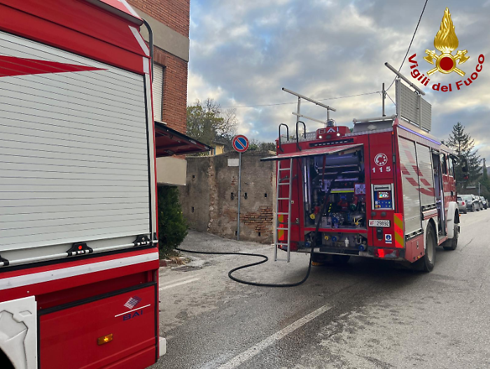 Incendio in un appartamento a Sant'Eraclito: deceduti due gatti