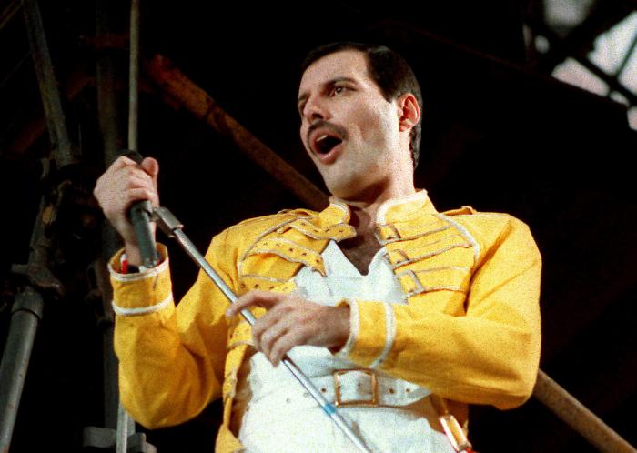 Addio a "Bibi", la presunta figlia segreta di Freddie Mercury. Aveva 48 anni ed era malata di cancro 