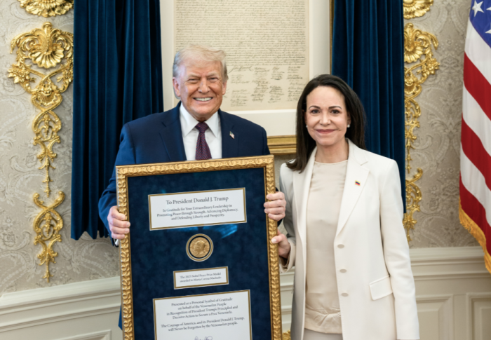 Machado vola a Washington e regala a Trump il Nobel per la pace 