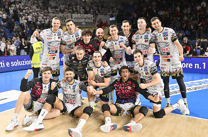 La Sir Susa Scai batte ancora la Lube, vittoria in 4 set e vetta confermata