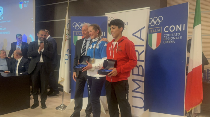 Leonardo Pierangeli, giovane atleta del Canoa Club Citt&agrave; di Castello riceve un riconoscimento alla Festa dello Sport umbro