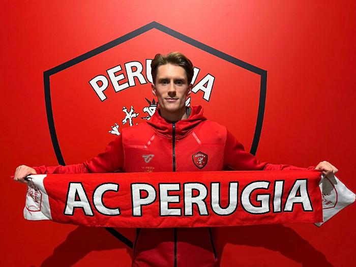 Il Perugia parla olandese: preso Bolsius, jolly offensivo del Sorrento. Gaucci aspetta notizie da Trapani per Kirwan