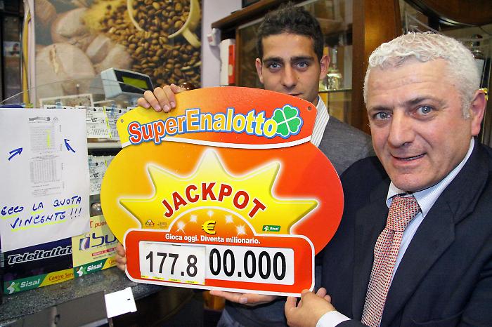 Superenalotto, il jackpot infrange i 110 milioni di euro: il montepremi da top 10 di sempre fa sognare milioni di italiani