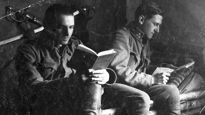 Dalle trincee al cuore di Foligno: la missione segreta delle Madrine di Guerra che salv&ograve; l'anima dei soldati