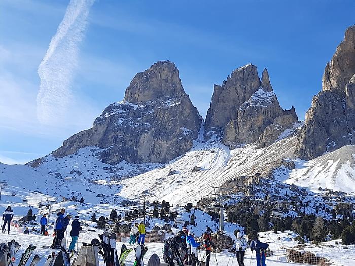 Alba di Canazei si colora di eugubino