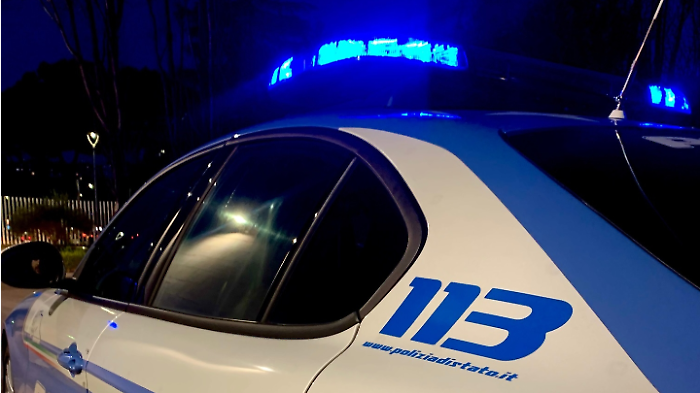 Si rifiuta di fornire i documenti e si d&agrave; alla fuga: girava con arnesi da scasso. Scatta la denuncia per un 35enne&nbsp;