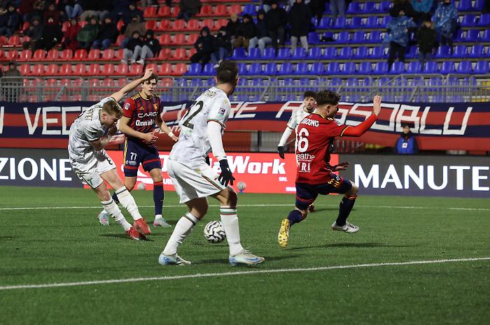 Rigori maledetti per la Ternana: inutile il gol di McJannet, il Potenza va in finale