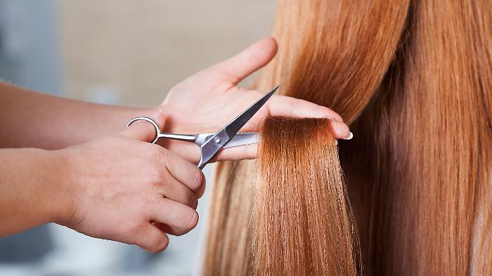 Dona i suoi capelli ai ragazzi di Crans Montana: "Ho pensato al loro domani"