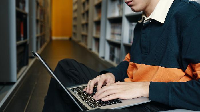 Quasi la met&agrave; dei laureati avrebbe abbandonato gli studi senza didattica digitale 