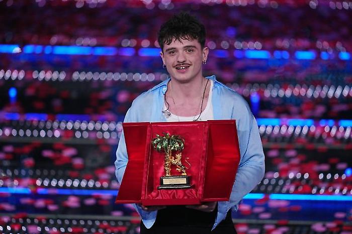 Sanremo, Olly torna sul palco dell'Ariston: superospite della prima puntata