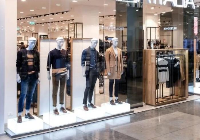 Scatta amministrazione giudiziaria per azienda di moda che ha negozi anche in Umbria