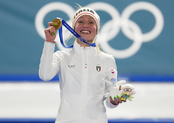 Medaglia d'oro per Francesca Lollobrigida a Milano-Cortina: l'azzurra scrive la storia nei 3000 metri di pattinaggio velocit&agrave;