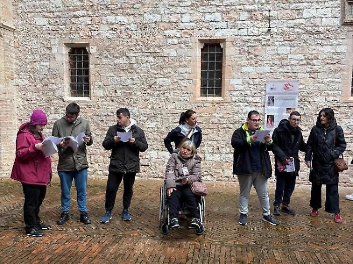 Arte e inclusione a Palazzo Trinci: presentata la guida accessibile che faciliter&agrave; la comprensione del patrimonio alle persone con disabilit&agrave; cognitive