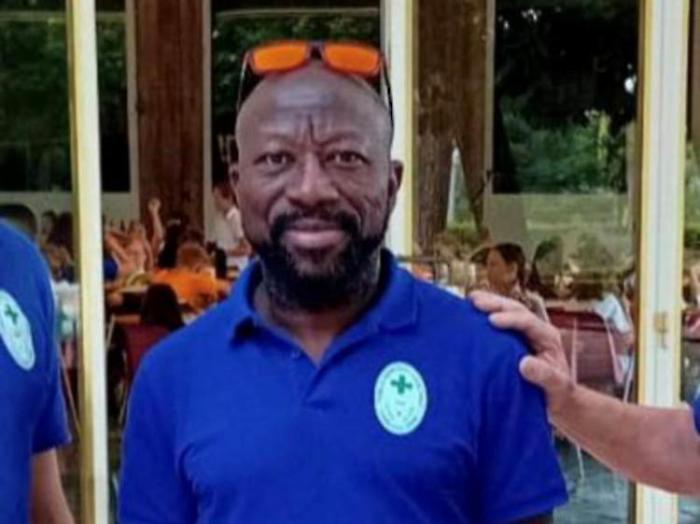 Investito e ucciso sul raccordo, l'ex poliziotto indagato: "Non pensavo fosse un uomo ma il muretto"