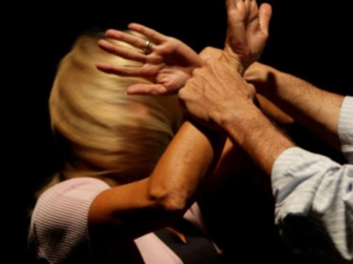 Picchiata e derubata dall'ex: chiuse le indagini per un 38enne di origine sudamericana