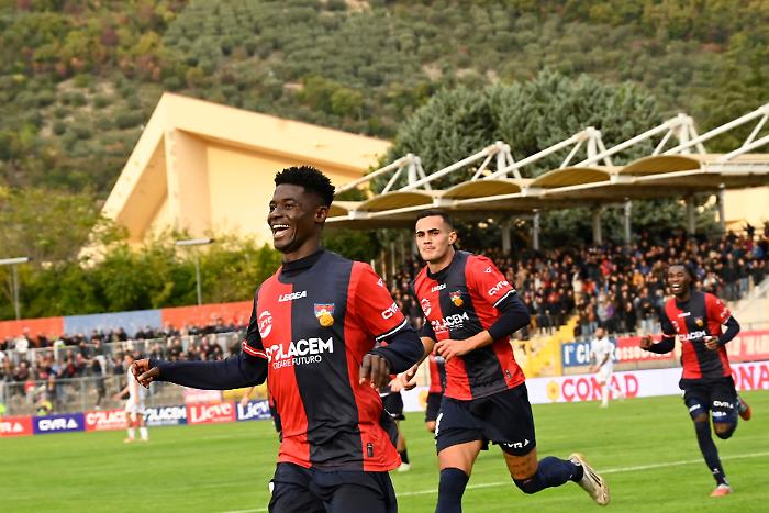 Guizzo di Minta, il Gubbio piega il Campobasso 1-0 e torna in zona playoff