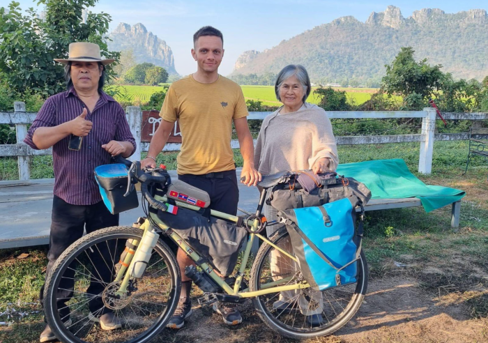 Vola in Cina e ritorna in bici: l&rsquo;avventura di Carlo Caso e le tappe raccontate per migliaia di chilometri