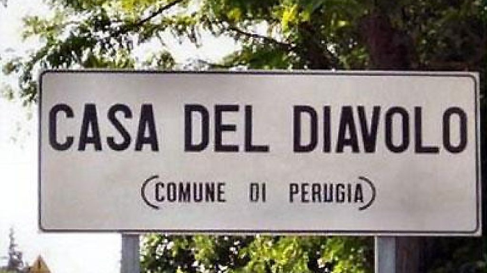 Le leggende occulte di Casa del Diavolo, il borgo degli abitanti senza nome