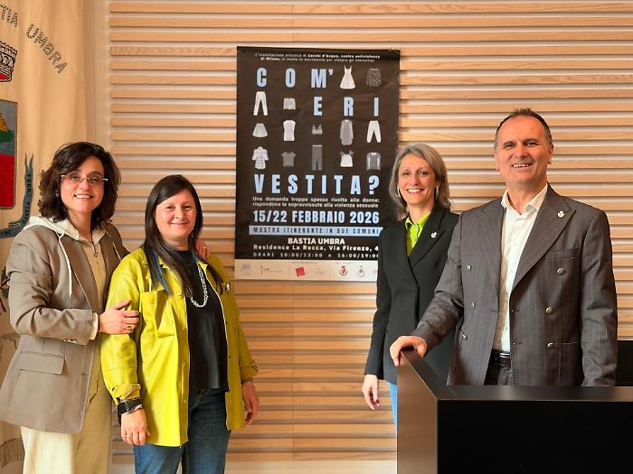 Bastia Umbra, "Come eri vestita?". In mostra gli abiti delle donne che hanno subito violenza sessuale 