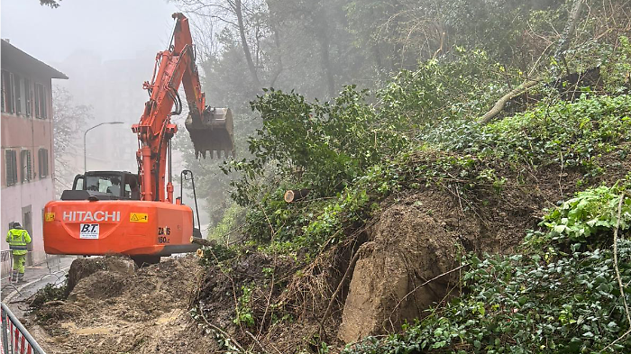 Frana in viale San Giuseppe, partiti i lavori per la rimozione: le tempistiche 