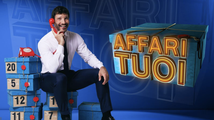 Affari Tuoi speciale San Valentino: De Martino in prima serata con Nella buona e nella cattiva sorte